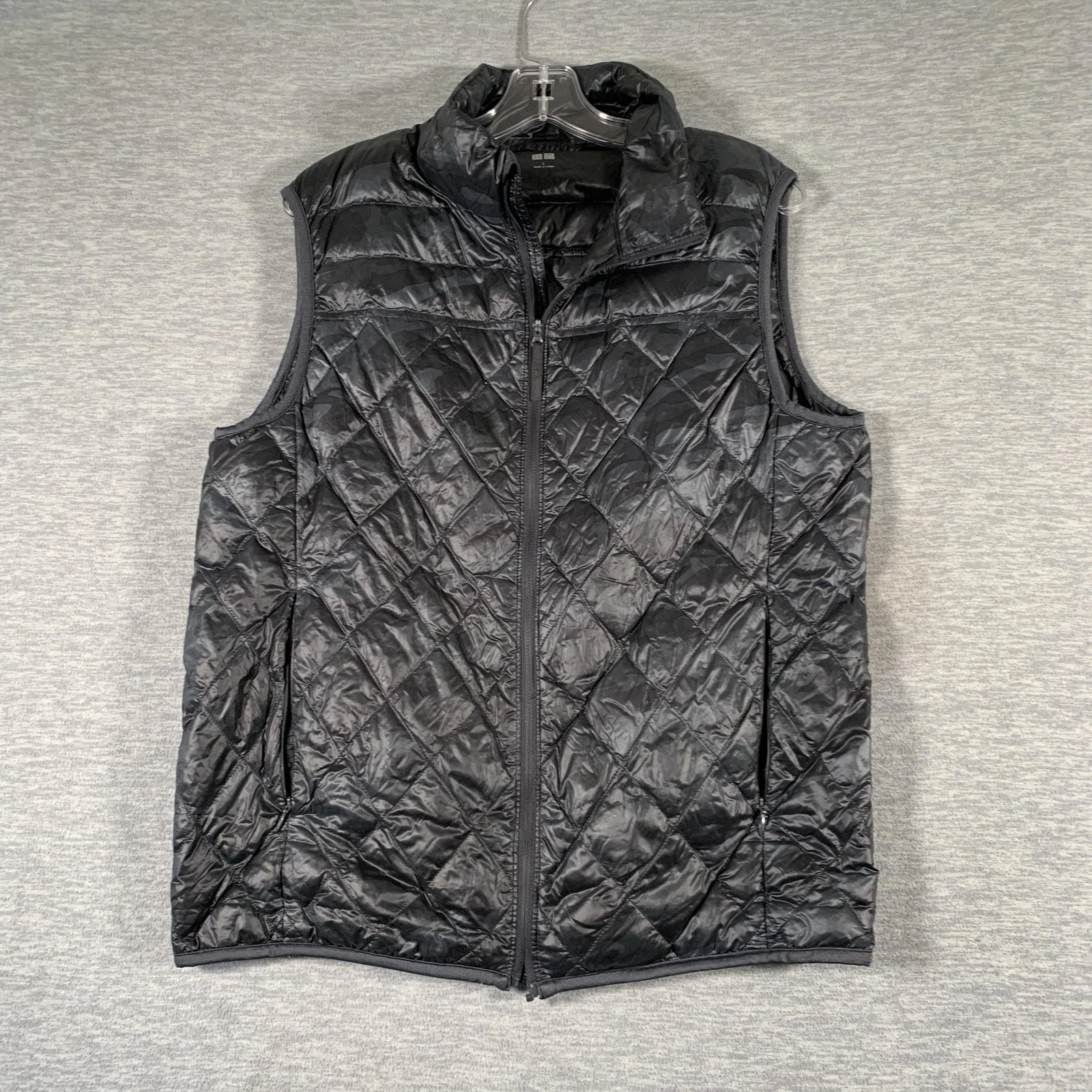 Uniqlo Vest Mens Large Black Camo Quilted Down Full Zip Puffer Pockets Outdoor