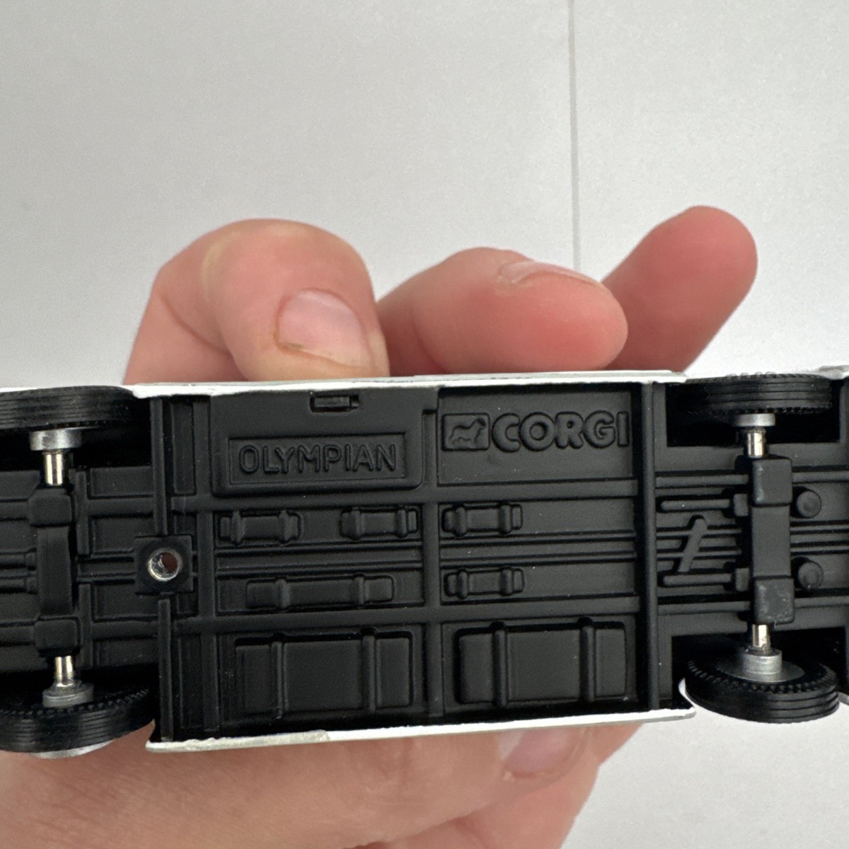 Corgi : 1;76 Scale KMB Double Dekker Bus Diecast Model - 1999
