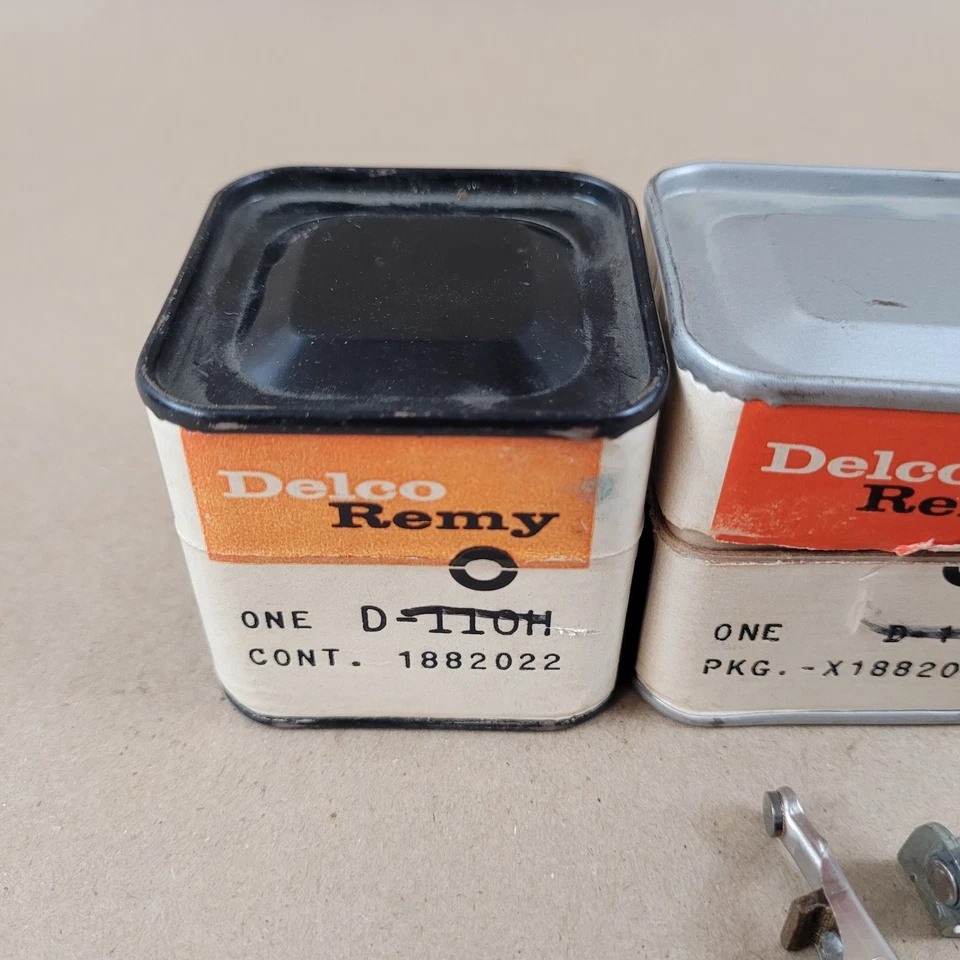 2 New NOS 1941-42 1946-48 CHEVROLET 6 CYL IGNITION POINTS DELCO 1882022 D110H - Image 3 of 4