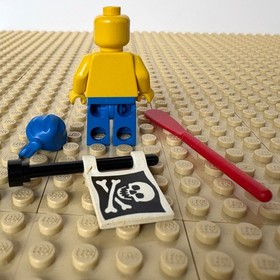 LEGO Pirates 1: Pirate + Jolly Roger Flag, OAR, pi028, 1733, SHIPWRECKED, 1994