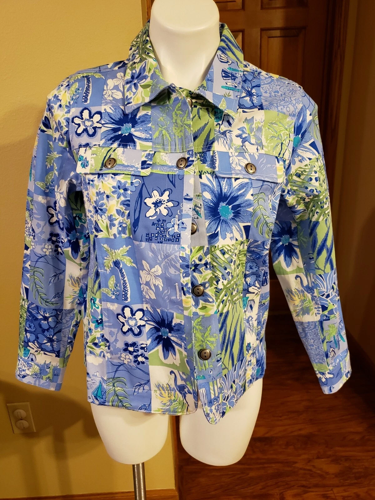 KORET Multi Color Floral Button Jacket PS NWOT
Opens in a new window or tab