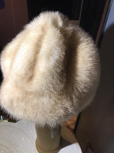 beautiful vintage white fur hat genuine real mink soft & warm