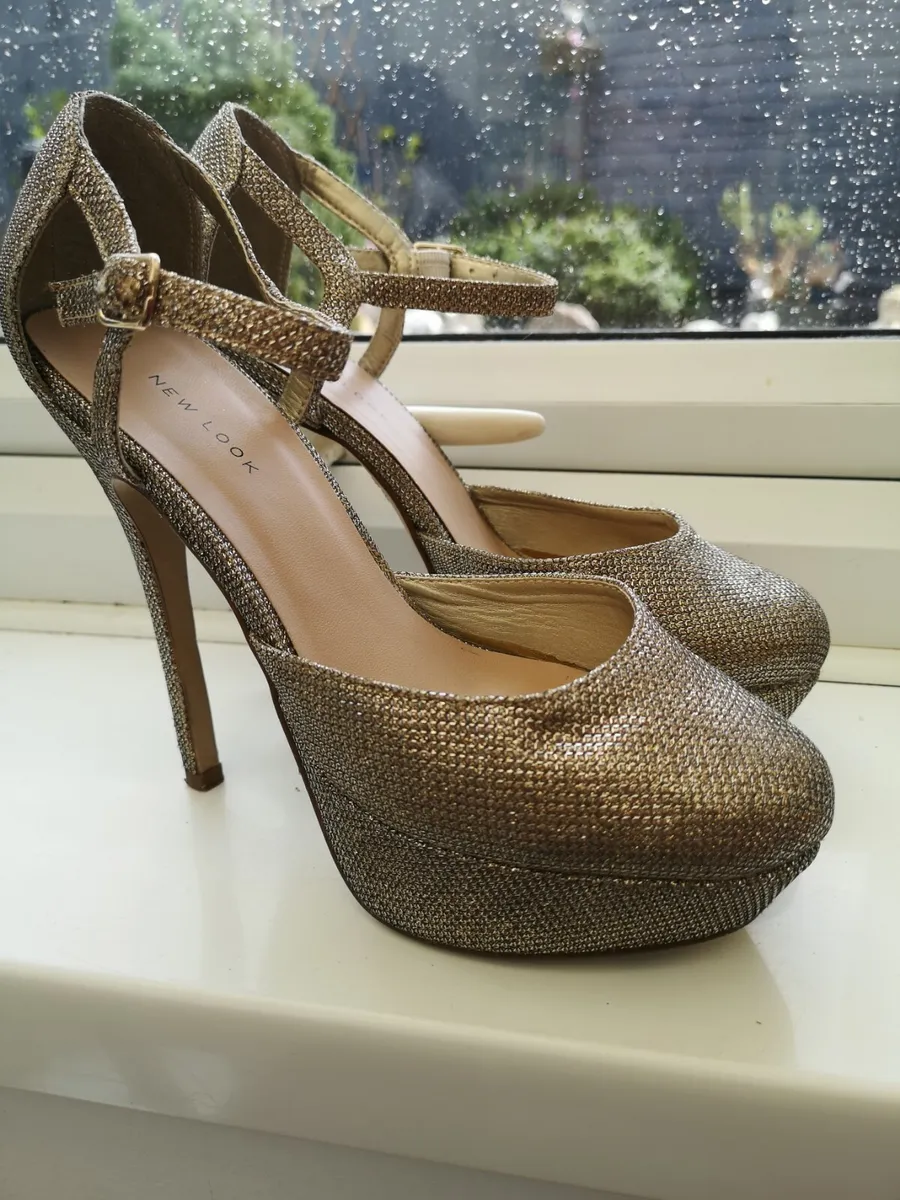 New Look Satin Platform Heeled Shoes | Platform shoes heels, Fashion shoes  flats, Fashion shoes