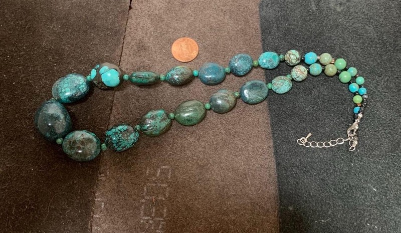 Gorgeous  genuine turquoise pebble necklace/$0.85 combine s/h fee (b180b-w3.5)