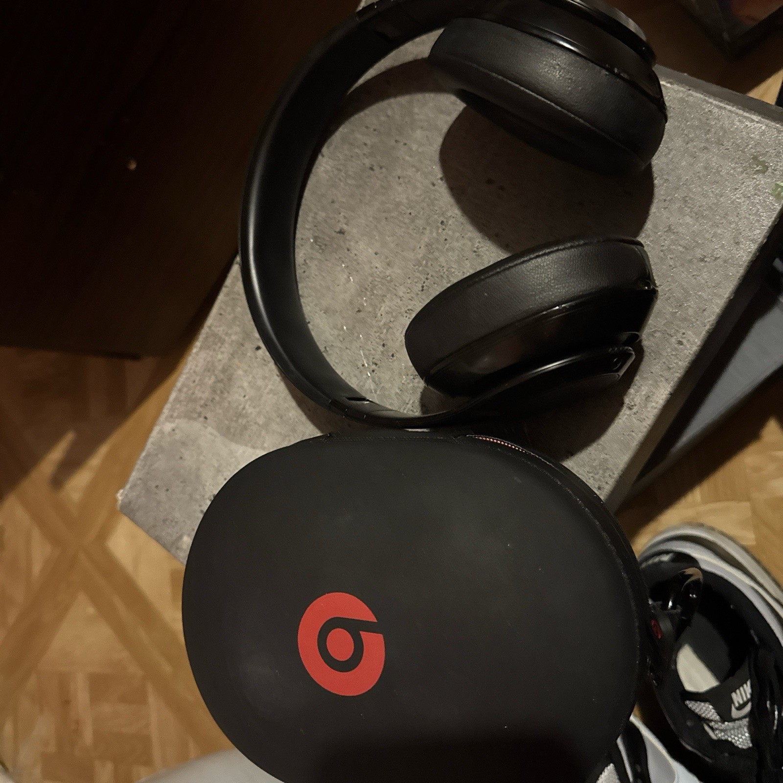 Beats by Dr. Dre Black Wireless Bluetooth Over-Ear Headphones with Case