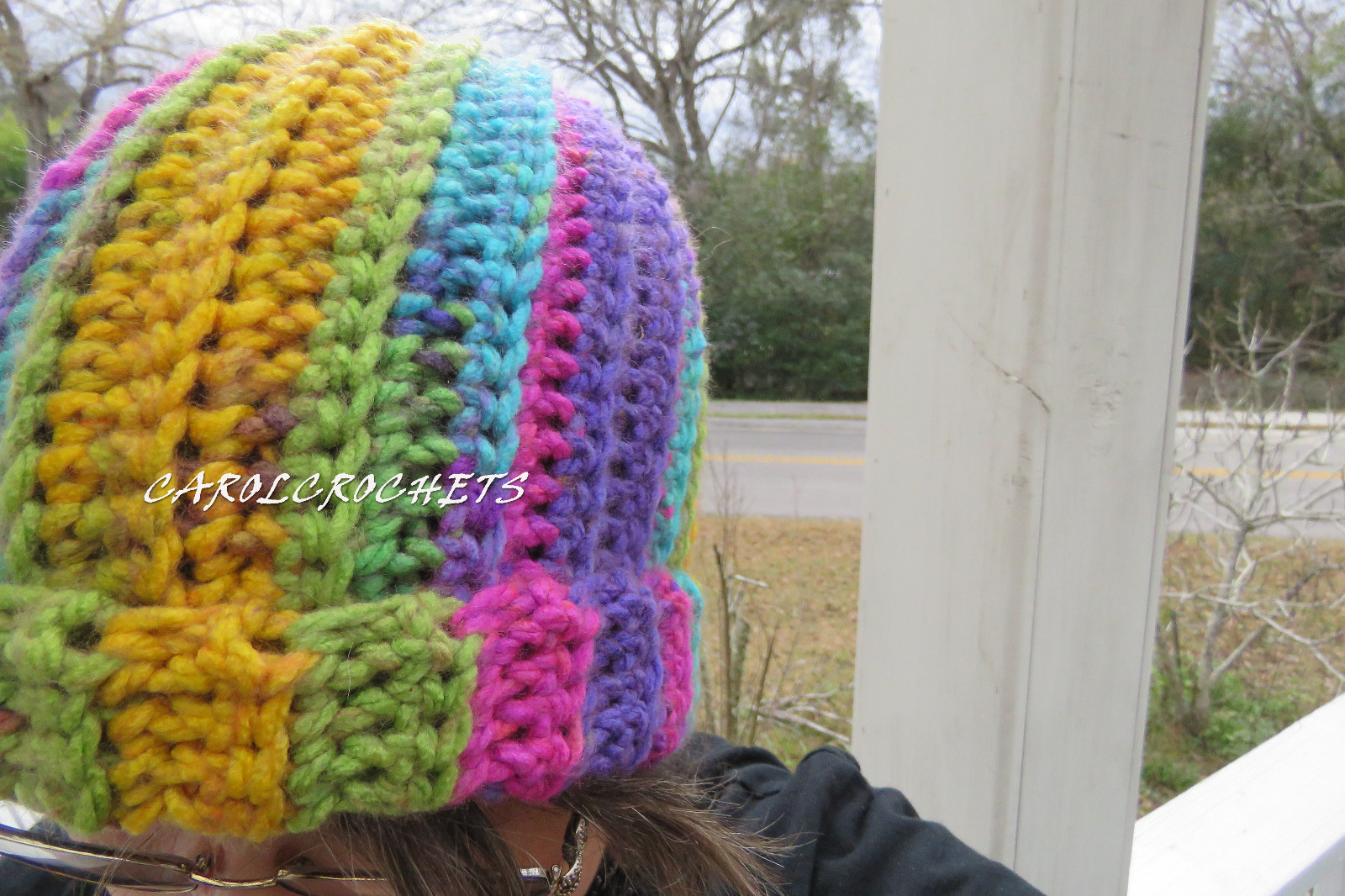 PONY Cappello panino disordinato all'uncinetto donna moda coda di cavallo berretto mamma fatto a mano rosa viola