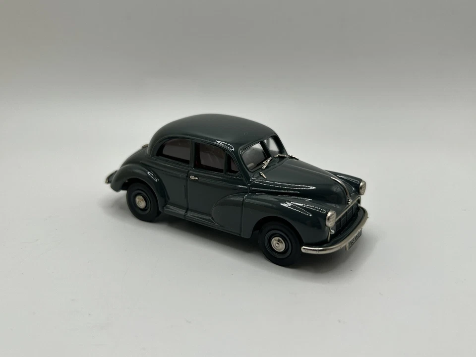 Lansdowne LDM 36 Morris Minor 1952 Series II, 2 Door 1:43 Scale 1475 - Image 3 of 4