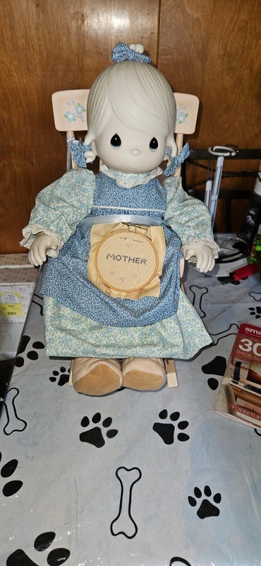 "1984" Precious Moments Mother Sew Dear Large Doll With Rocker (E-2850)