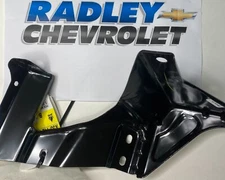 NEW GM OEM RIGHT- LAMP BRACKET- GENERAL MOTORS GMC 84126208