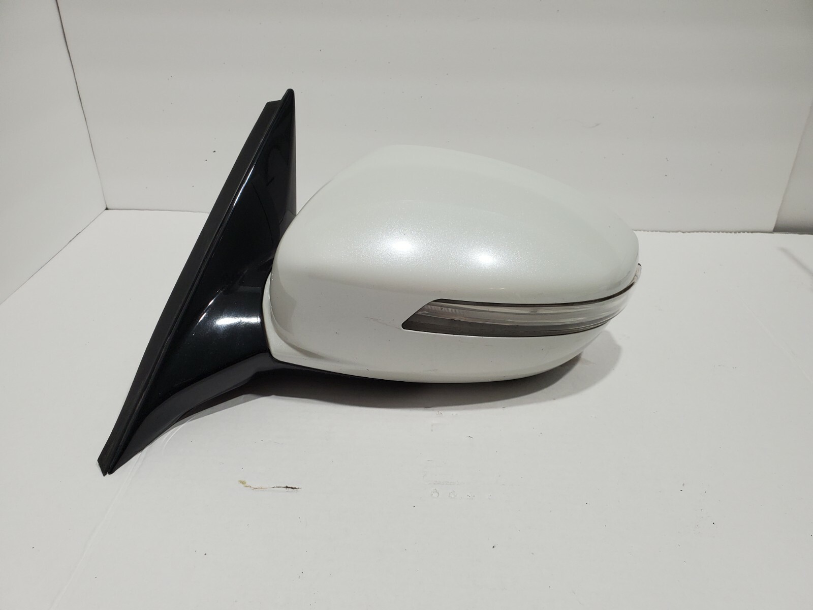 2009-2014 HYUNDAI GENESIS LEFT DRIVER SIDE MIRROR 8 WIRE E4 022858 