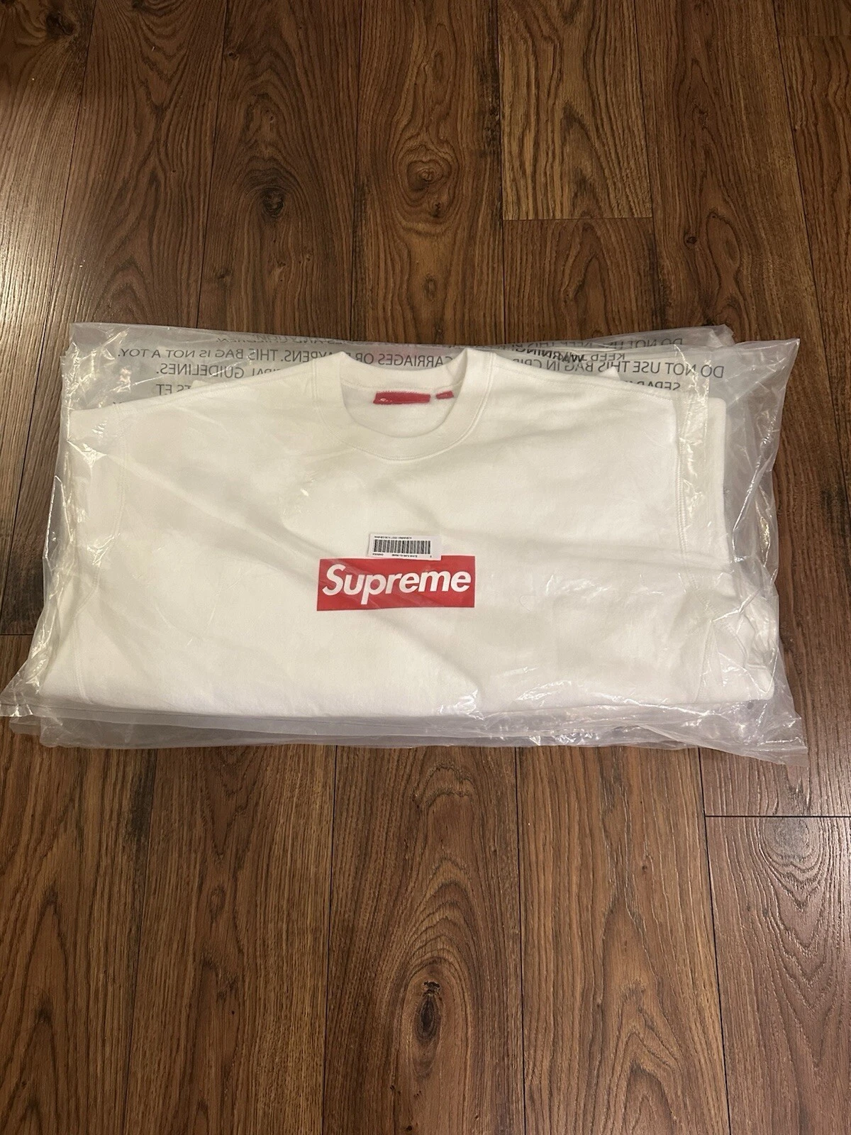 Sweat col rond logo boîte lavée suprême taille L blanc SS25 neuf 2025