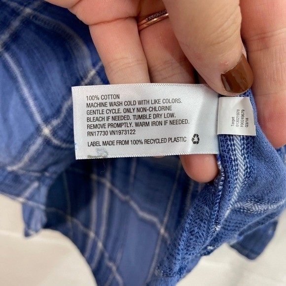 EUC Universal Thread women's blue button down cot… - image 5