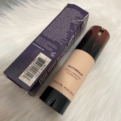 Kevyn Aucoin Etherealist Skin Illuminating Foundation - Light EF 01- Full size - Picture 3 of 4