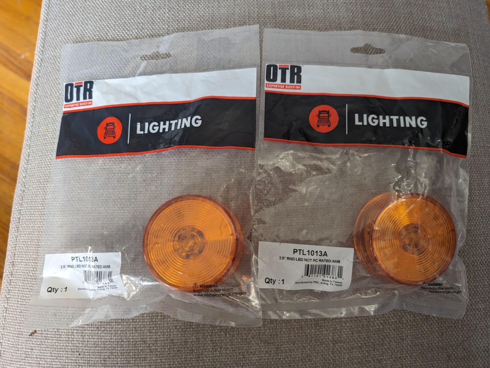 Lot of 2 OTR 2.5 M/C AMB, 10 LED PTL1013A