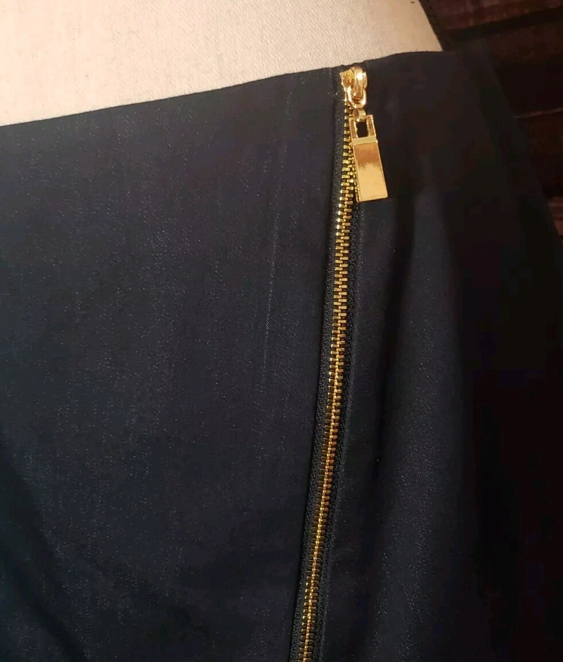 Saia Vince Camuto feminina tamanho 10 comprimento do joelho zíper cruzado azul escuro dourado - Imagem 3 de 4