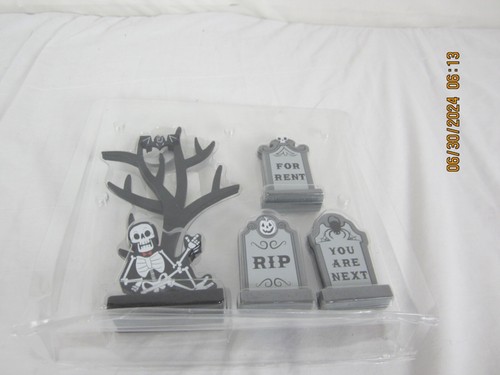 Hyde & Eek Mini Mantle Halloween Accessory Pack - Picture 7 of 11