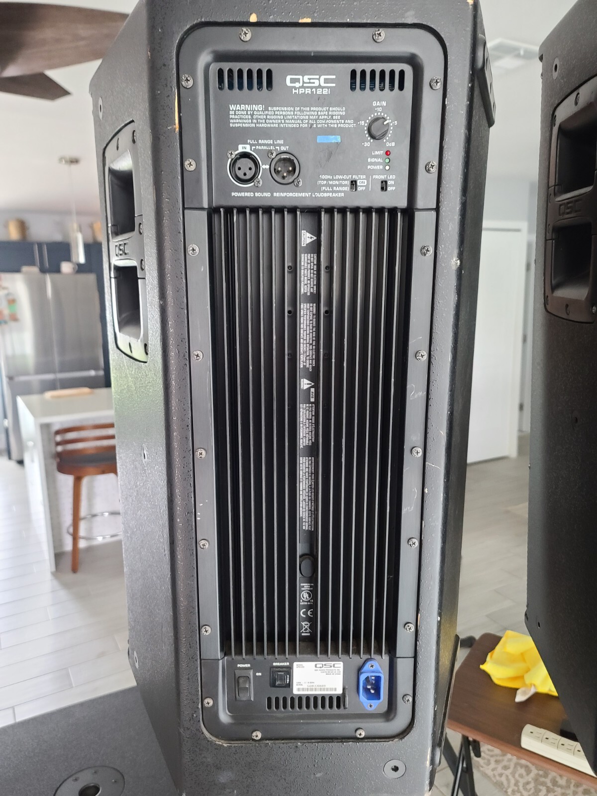 QSC HPR122i 500W POWERED P.A. Speaker Pair VERY GOOD COND LOCAL SO FL P