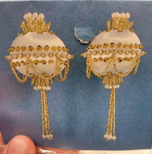 LeeWards GOLDEN DRAPE Makes 2 Vtg Sequin Bead Christmas Ornament Craft Kit