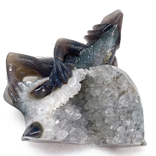 6.5 in Agate Geode Lizard Skull Sculpture - Hand-Carved Crystal for Home Decor - Picture 10 of 12