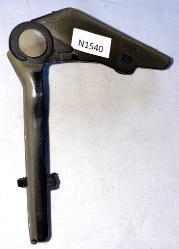 VW Polo 9N Bj.2002 Motorhaubenscharnier links schwarz 6Q0823301B N1540