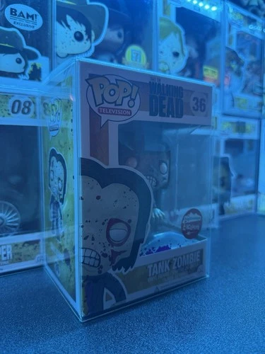 The Walking Dead - Tank Zombie - - Michone and Pets- Headless Hershell