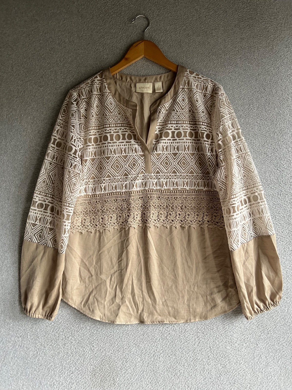 Chicos Blouse Womens 2 Beige Geometric Popover Boho Peasant Hippie Artsy Overlay