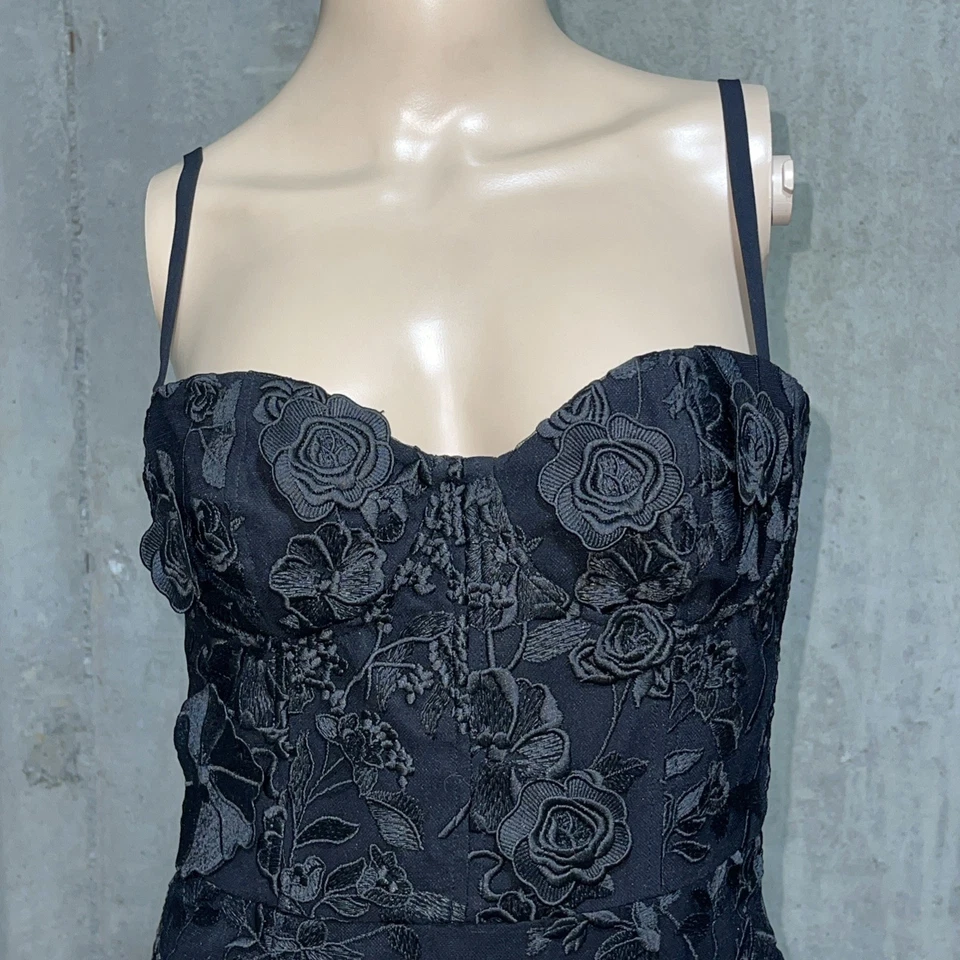 Monique Lhuillier Black Floral Embroidered Lace Appliqué Cocktail Dress US 4 - Image 4 of 4