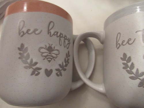 NUEVO SIN ETIQUETAS PAR DE TAZAS DE ESQUINA DE POTTER'S ""BEE HAPPY"" Y ""BEE THANKFUL"" - 16 OZ. - DULCE - Imagen 4 de 9