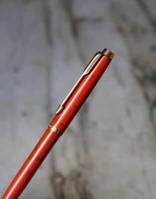 Stylo Parker 75 – Laque Jasper Red Marbrée & Plaqué Or 18 Carats, Occasion, Rare
