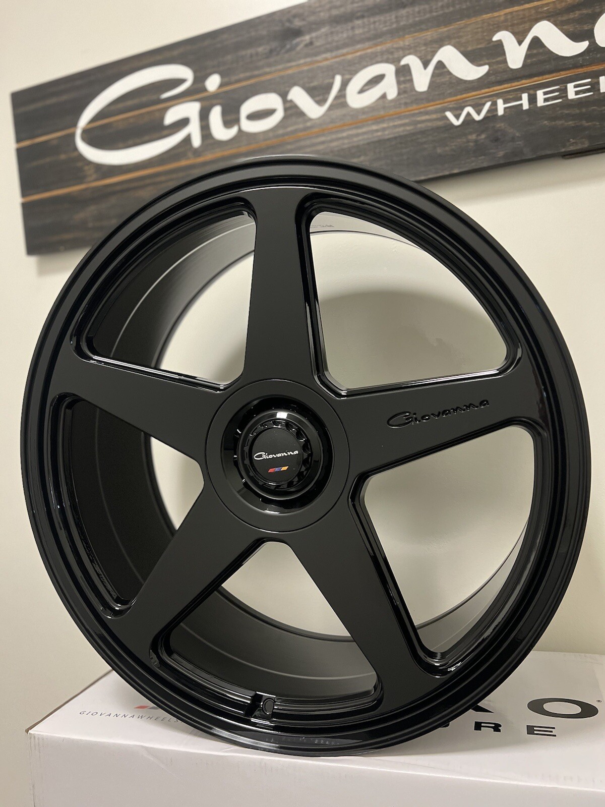 (4) 24X10 GIOVANNA CINQUE GLOSS BLACK(5X130) G-WAGON PANAMERA LAMBORGHINI URUS