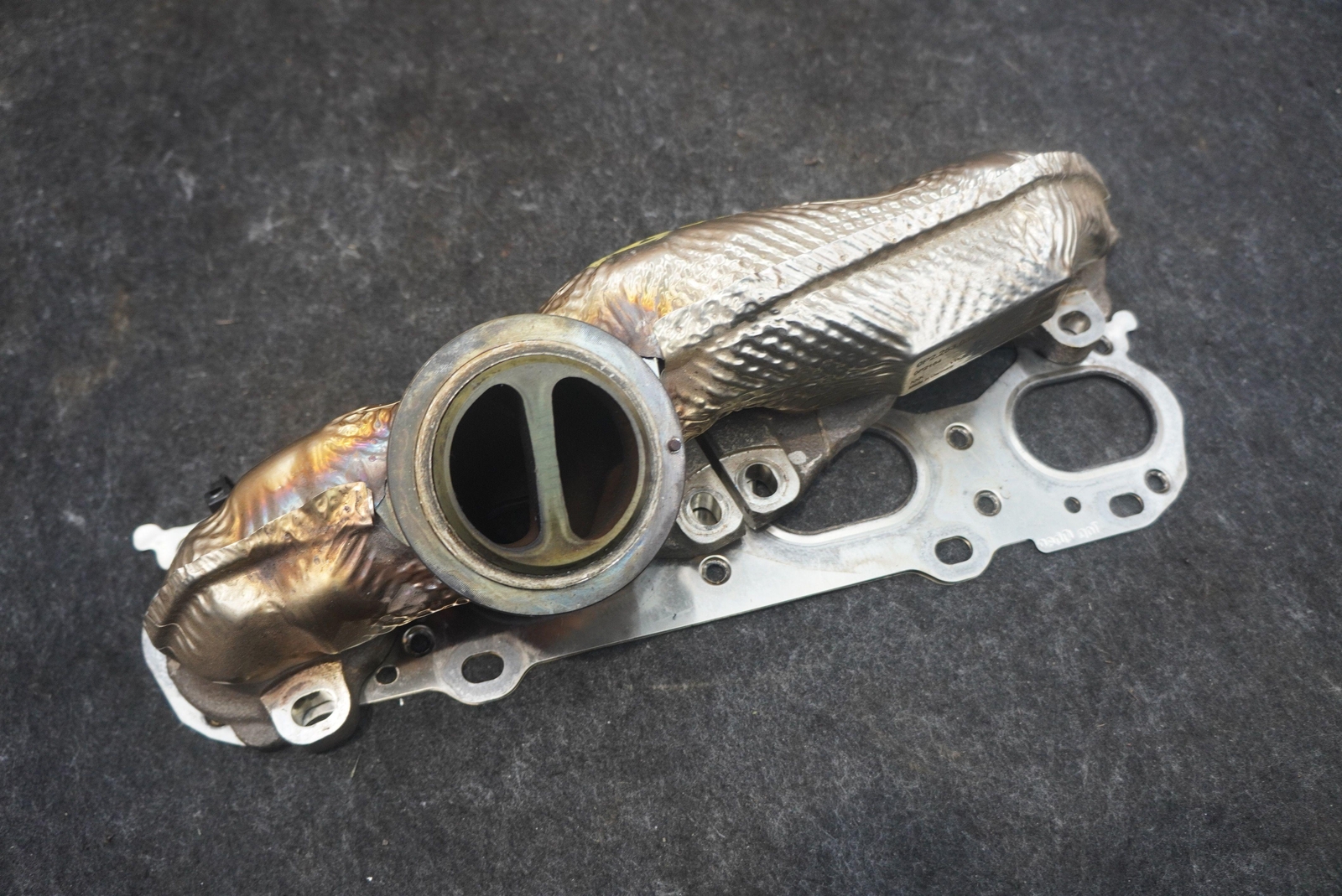 Right Exhaust Manifold Header Pipe 0P2253034A OEM Lamborghini Urus 2019