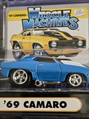 Muscle Machines Funline ’69 Chevy Camaro #01-53 Blue/White w/Cowl Hood - 1:64 NM - Picture 3 of 3