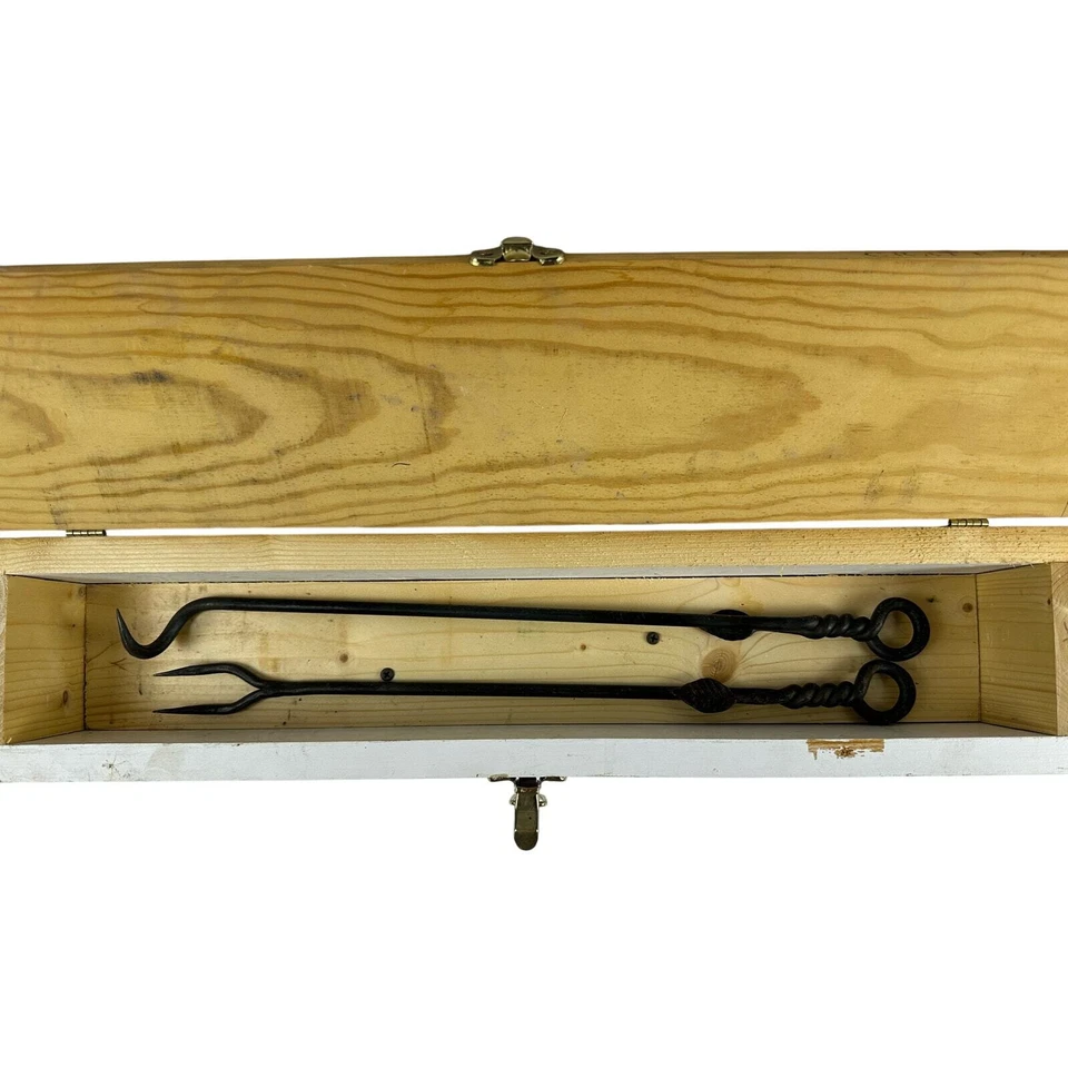 Herramientas BarBQ de Metal Forjado Diseño Hoja Retorcida Caja Original Texas Firmado - ¡Juego de 2! Foto 2 de 4