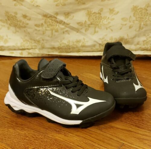 Brand New Mizuno Boy's Soccer Cleats  Size: 11 Black & White Removable Insoles  - Picture 1 of 13