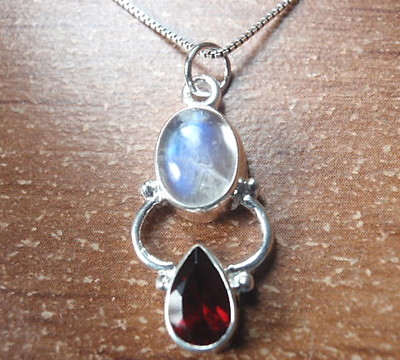 Facettierter Granat und Mondstein 925 Sterling Silber Anhänger d62d
