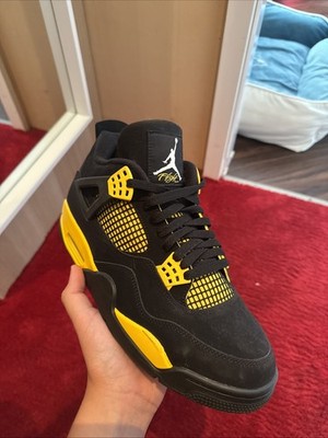 EU Größe 44,5 - Nike Air Jordan 4 Retro Yellow Thunder