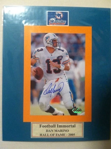 Autograph Dan Marino 4x6 color photo mounted to 8x10 w/coa