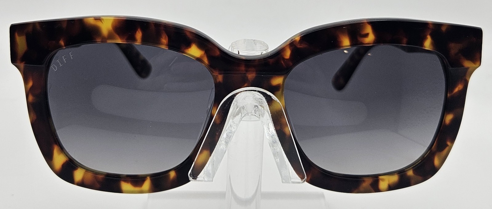 DIFF Carson Polarized Tortoiseshell Sunglasses Wo… - image 2