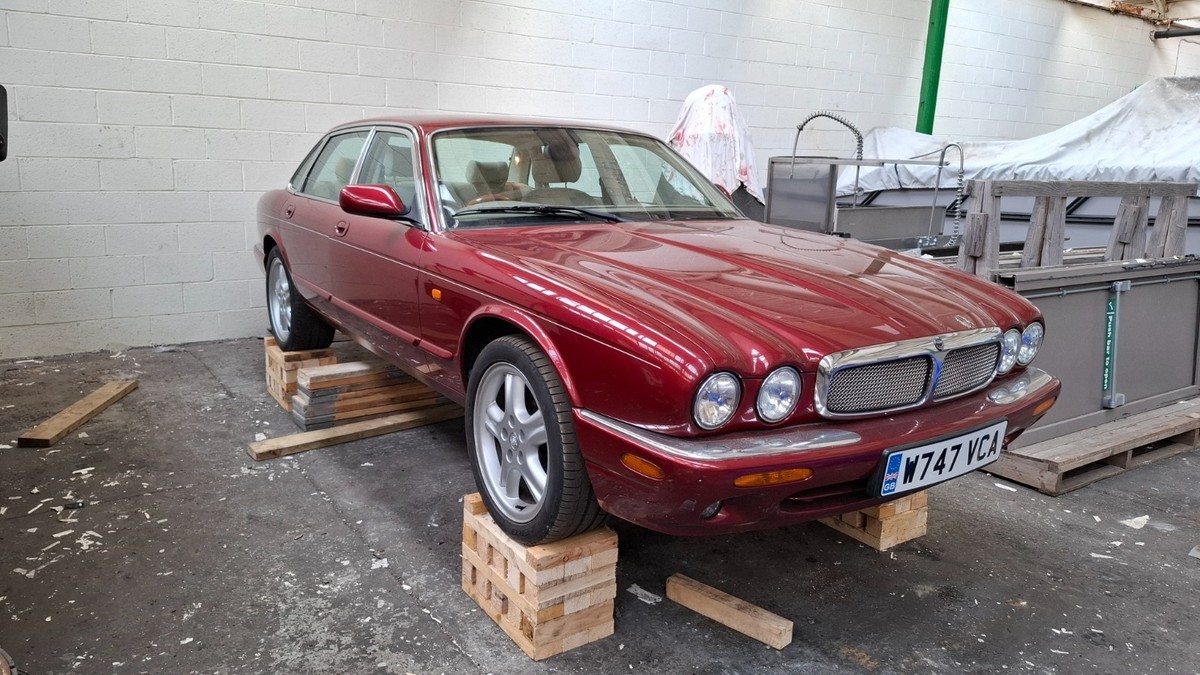 Jaguar XJ