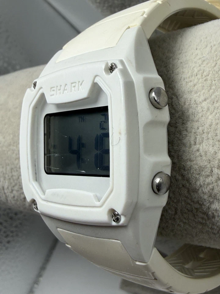 Shark FS101013 New Battery Mens Watch 37MM 8" White Silicone Band - Image 3 of 4