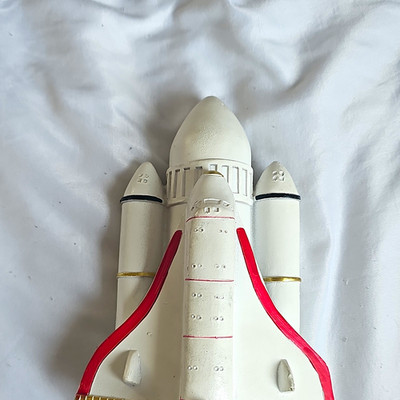 Space Shuttle Raumfähre Modell aus Kunststoff in Weiß/Rot/Schwarz/Gold