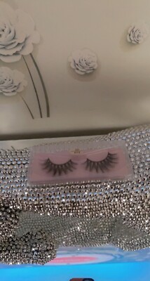 eyelashes