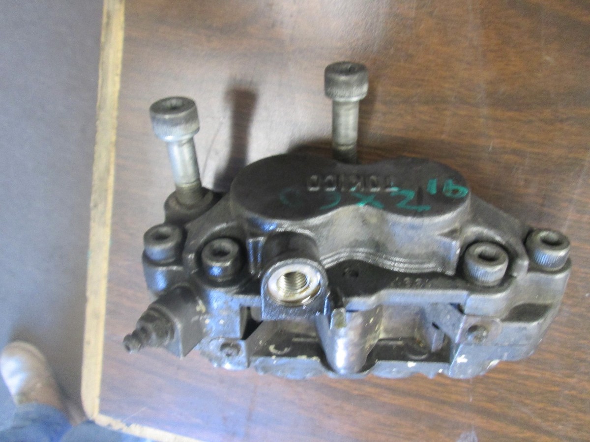 1991 Kawasaki ZXD ZX 6D Front Brake Caliper, Right Side 9 19 | eBay