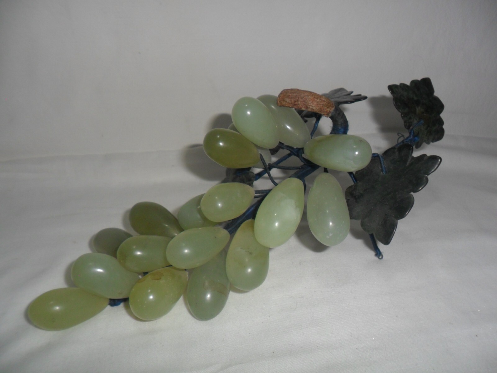 GRAPPOLO D'UVA IN GIADA VERDE SCULTURA STATUA