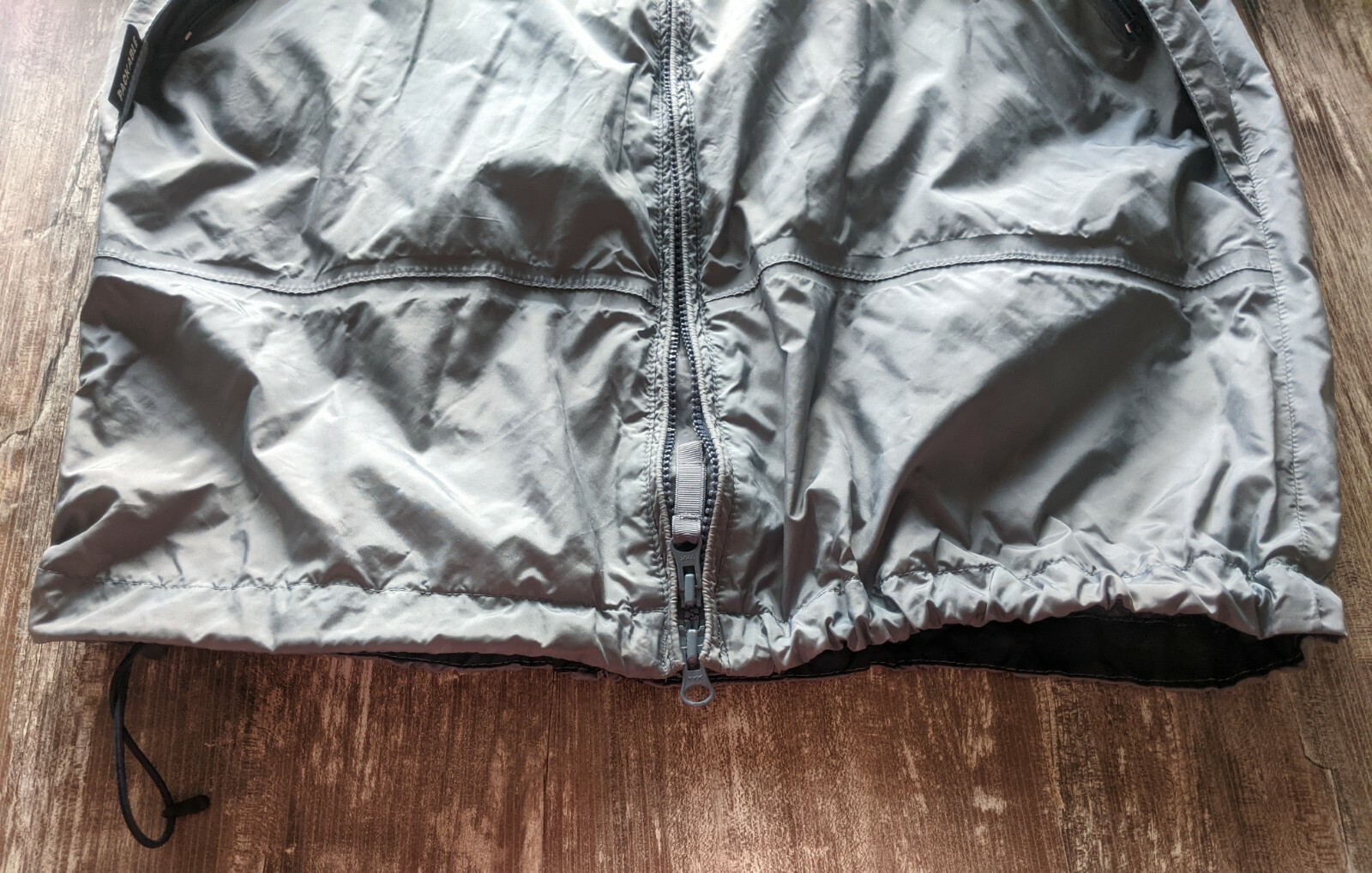 Cabela's Packable mesh lined Gray windbreaker hoo… - image 4