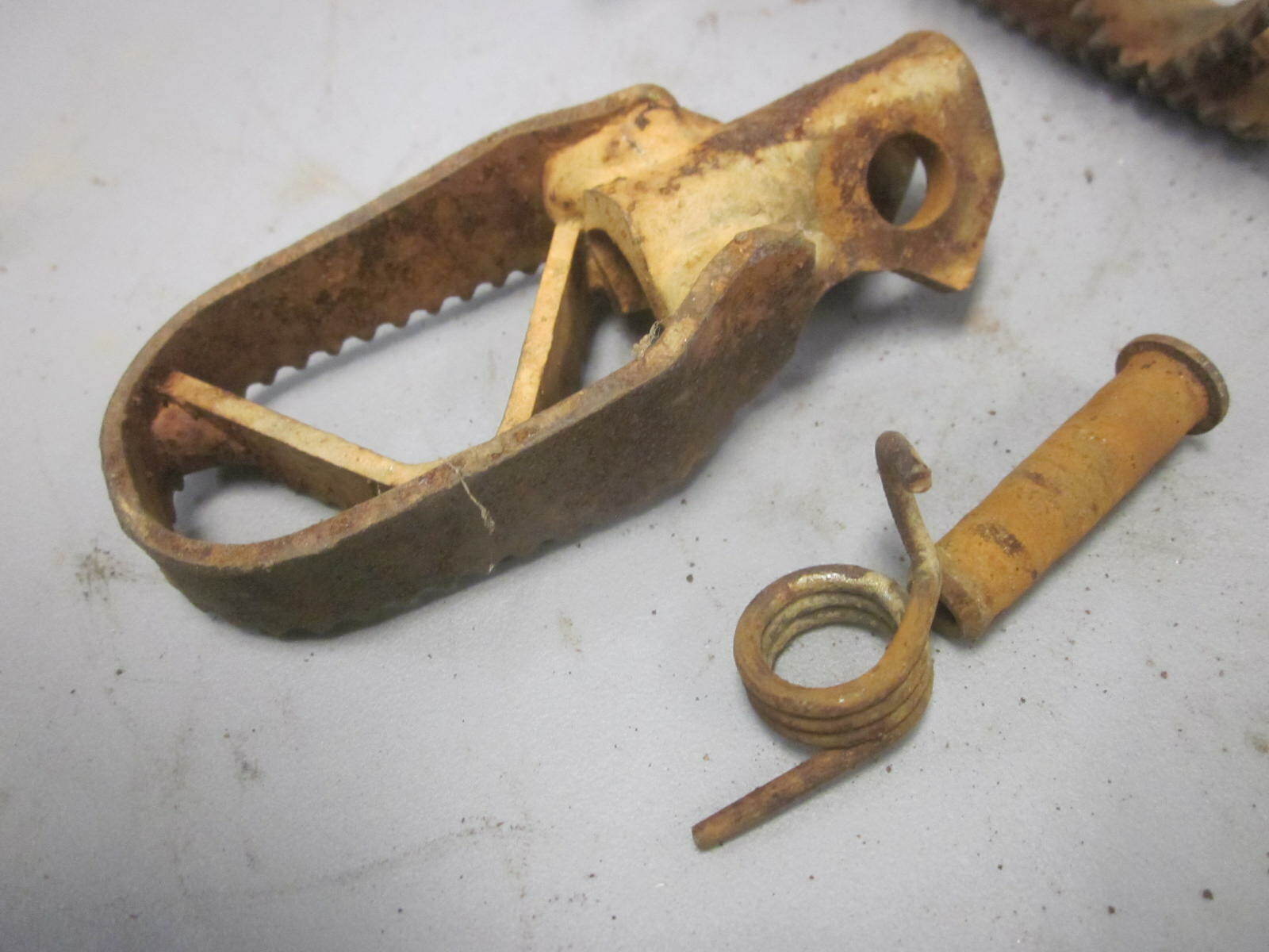 Kawasaki Foot Pegs Steps Assy 19891994 KDX200 320541173 340281302 340281303 eBay