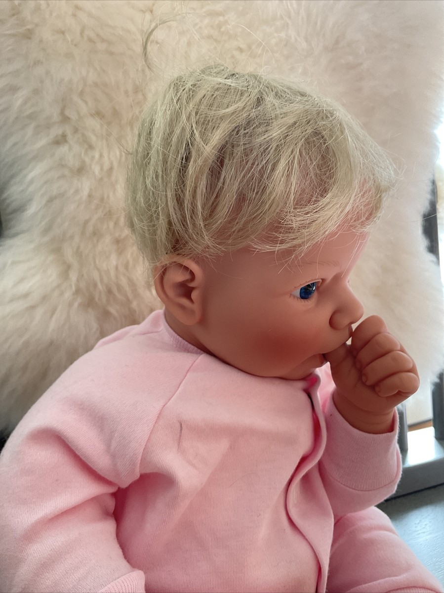 Lee Middleton Doll Cuddle Me Girl Blue Eyes Blonde Hair Thumb