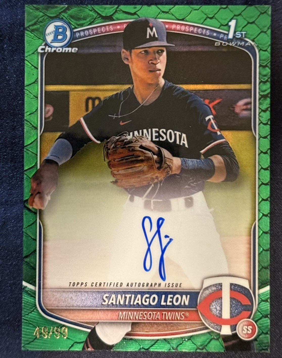 2025 Bowman Chrome 1st SANTIAGO LEON Green Reptilian Auto /99