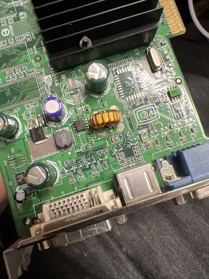 Dell Nvidia CN#0G0001-44571 VGA/DVI/S-Video 128MB AGP Video Graphics Card - Image 3 of 4