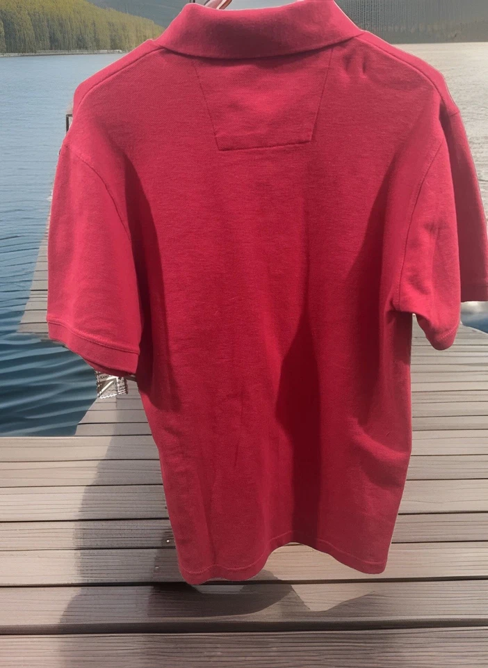 NUEVO CON ETIQUETAS Polo Kangol Piqué Logo Grande Rojo Brillante 75 Aniversario PEQUEÑO Foto 3 de 4